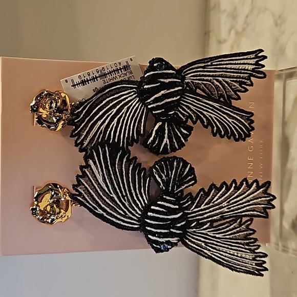 Earrings - Picture 2 of 3